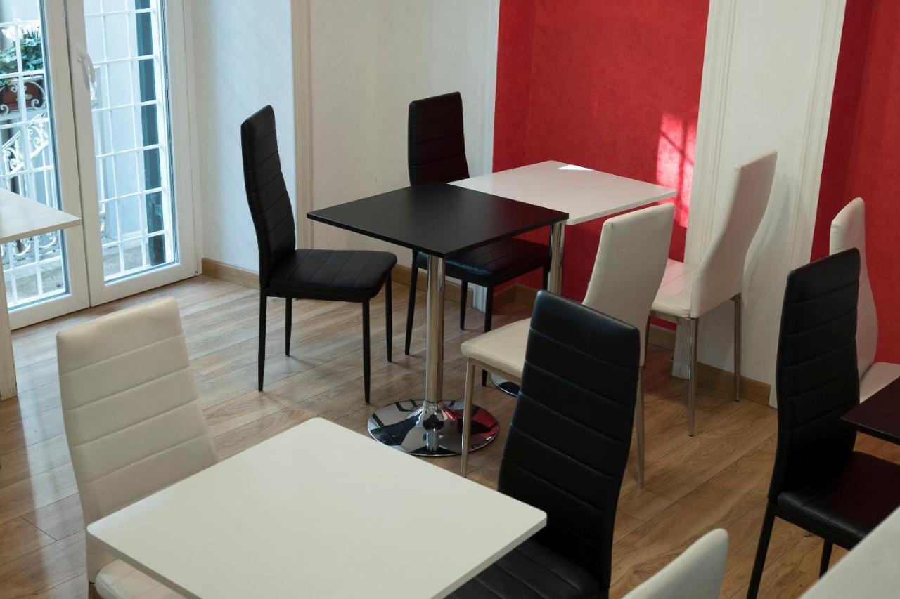 La Breccia A Porta Pia Bed & Breakfast Roma Exterior foto